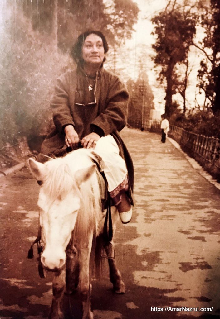 Feroza Begum taking a horse ride India 1973 ফিরোজা বেগম ফিরোজা বেগম এর সংক্ষিপ্ত জীবনী